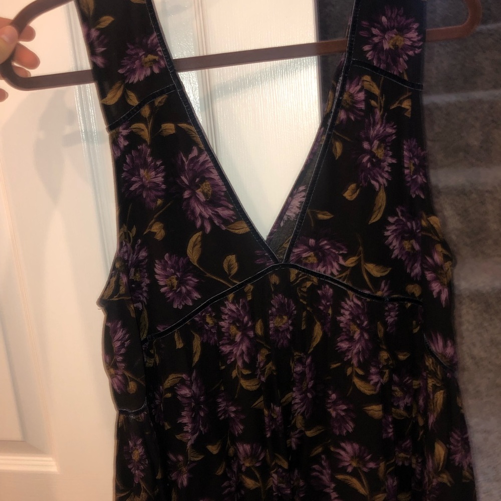 Black Floral Deep V tank top